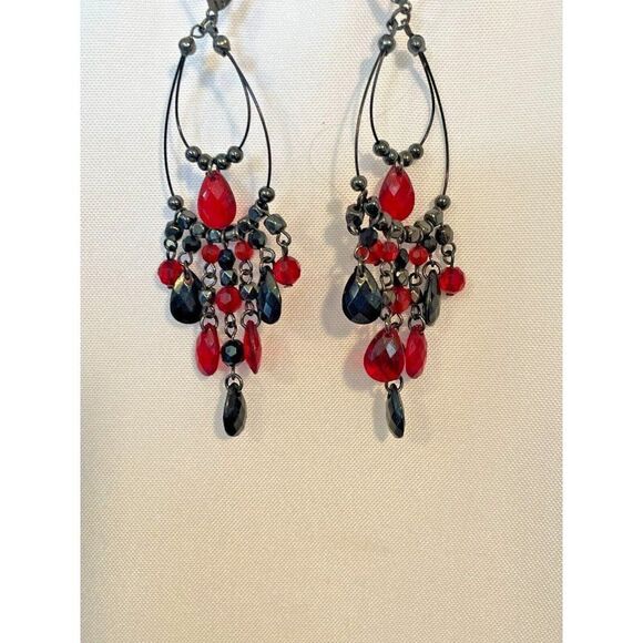 Beaded Black red Necklace and earrings set - Picture 3 of 7